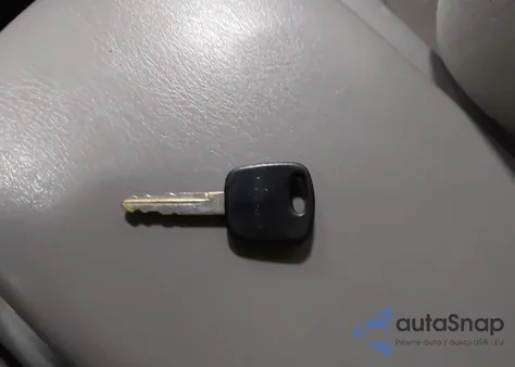 2001 Ford F-150 Lariat/Xl/Xlt z USA, uszkodzony, nr VIN 1FTRX18L11NA19054